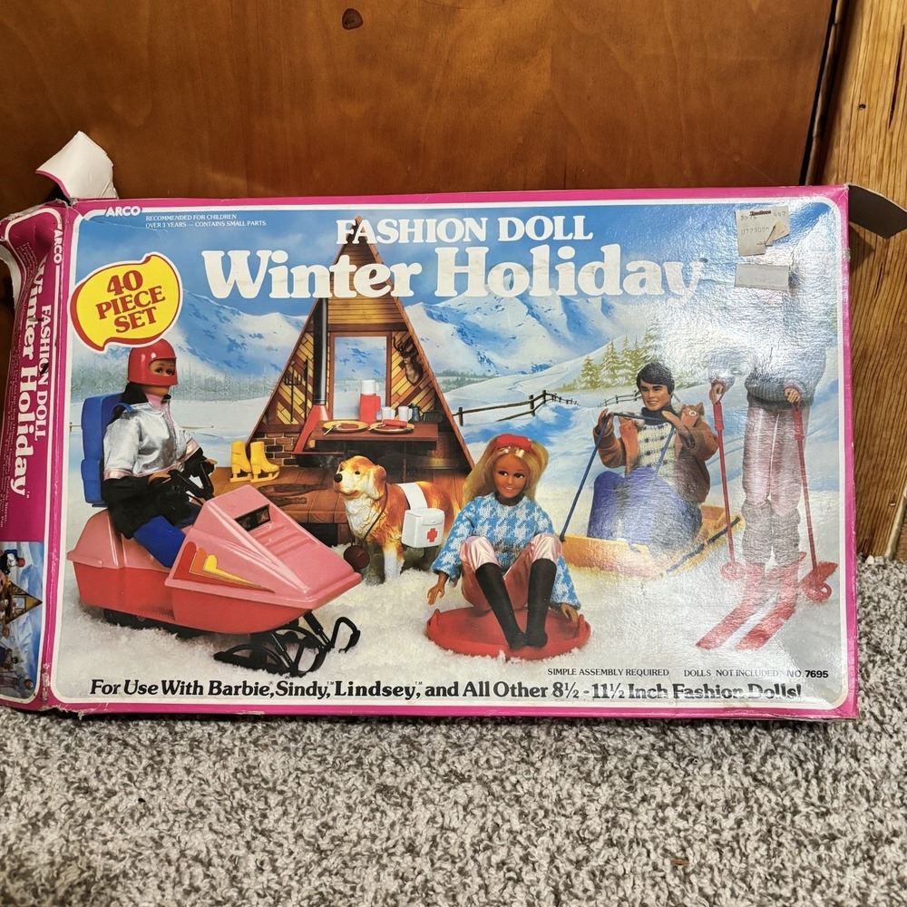 1984 Vintage Rare Fashion Doll Winter Holiday Set 7695 ARCO *Read*